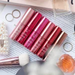 بالم لب جامد گلدن رز ,مدل Glow Kiss Tinted رنگ Vanilla Latte شماره 01 - تصویر 4