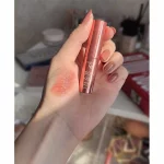 بالم لب جامد گلدن رز ,مدل Glow Kiss Tinted رنگ Vanilla Latte شماره 01 - تصویر 5